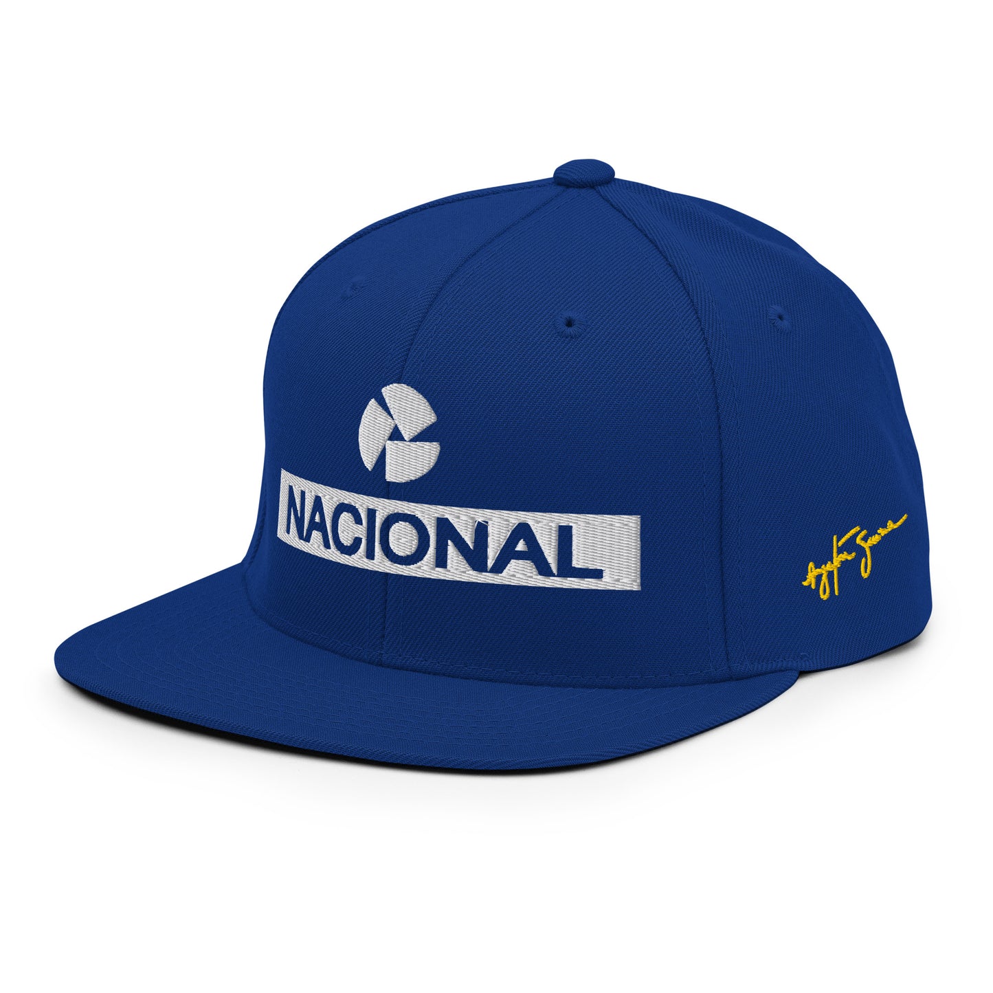 Side view of the Nacional snapback hat, featuring premium embroidery of Ayrton Senna's Autograph and a timeless motorsport aesthetic.